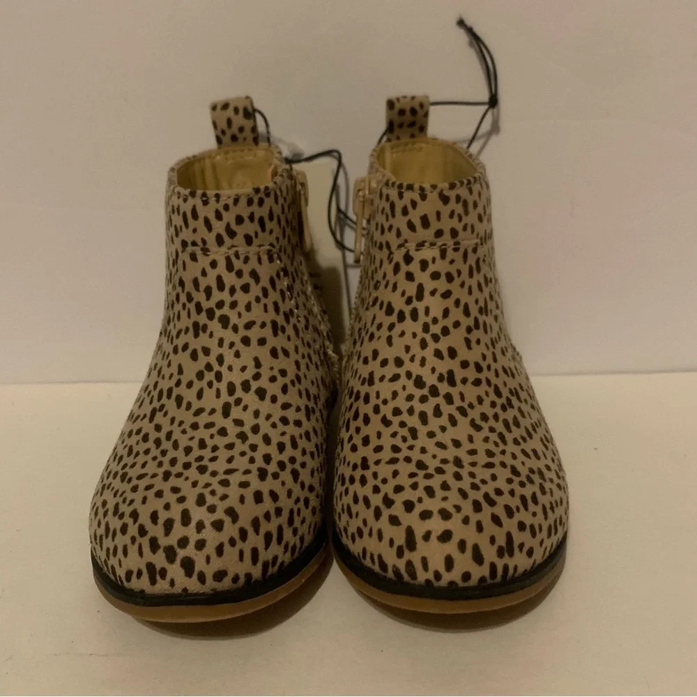 NWT. Cat & Jack Toddler Girl Ankle Zipper Booties